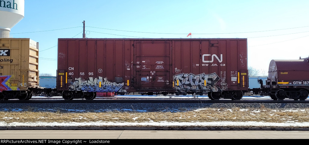 CN 405895